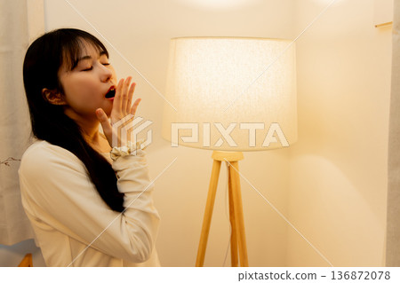 打哈欠打哈欠 136872078