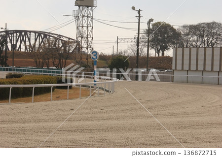 笠松賽馬場泥地賽道與名鐵橋 笠松賽馬場泥地賽道與名鐵橋 136872715