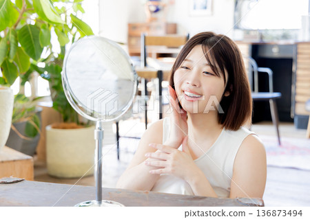 Female beauty beauty skin care lifestyle living room Female beauty beauty skin care lifestyle living room 136873494