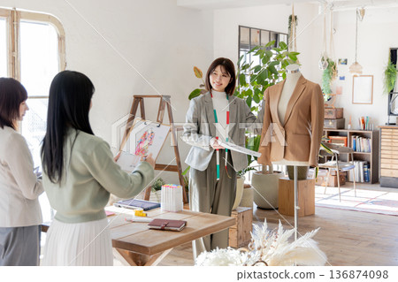 Apparel office 136874098