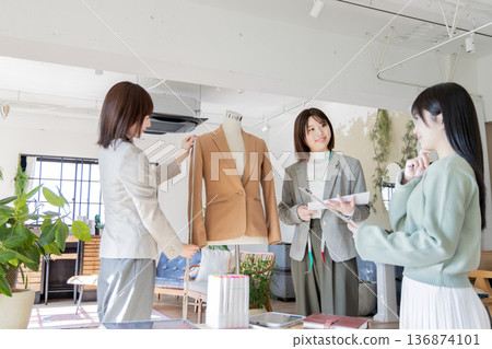 Apparel office 136874101