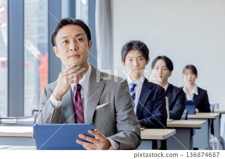 Business man receiving training Business man receiving training 136874687