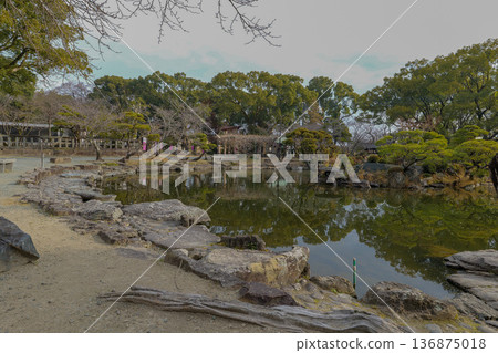 神社內的花園 神社內的花園 136875018