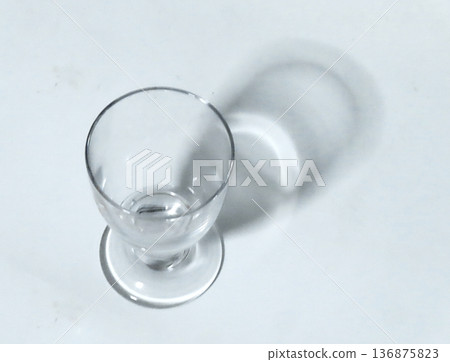 A glass 136875823