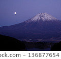 Winter full moon and Mount Fuji 136877654