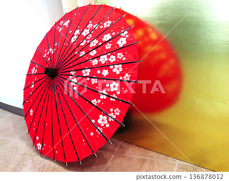 傘 傘 136878012