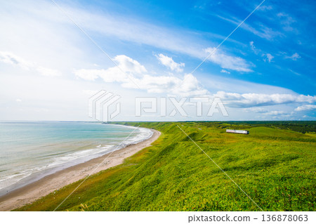 Summer Ochiishi Coast and Hanasaki Line train 136878063