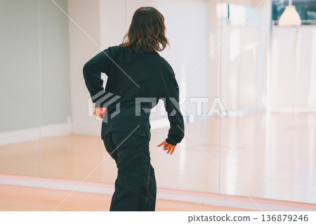 舞 舞蹈 跳舞 136879246