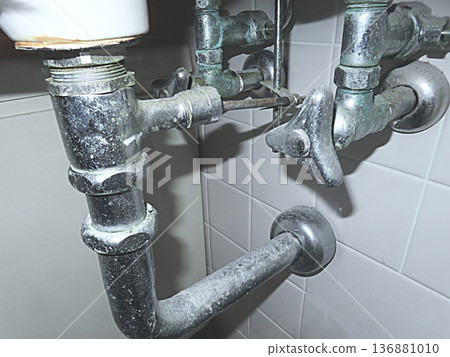 water pipe water pipe 136881010