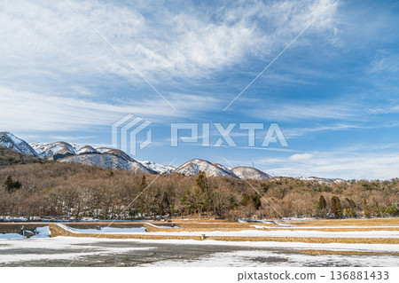 Snow-covered rural landscape in Makino Town, Takashima City, Shiga Prefecture Snow-covered rural landscape in Makino Town, Takashima City, Shiga Prefecture 136881433
