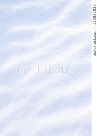 蒜山高原上凹凸不平的積雪圖案 136882839