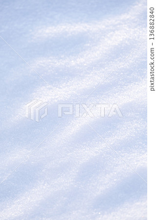 蒜山高原上凹凸不平的積雪圖案 蒜山高原上凹凸不平的積雪圖案 136882840
