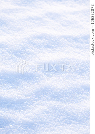 蒜山高原上凹凸不平的積雪圖案 136882878