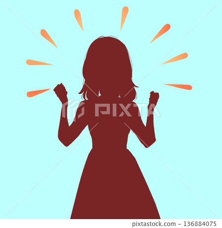 一個女人雙手握拳的剪影 一個女人雙手握拳的剪影 136884075