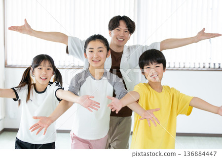 Kids dance school image 136884447