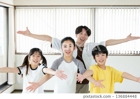 Kids dance school image 136884448