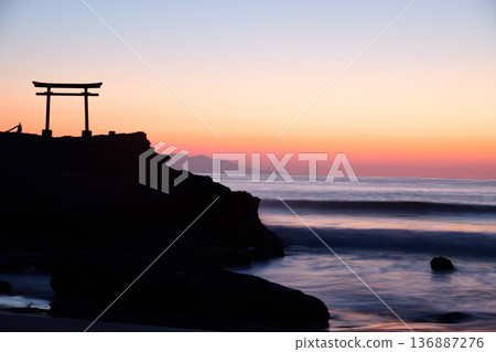 Sunrise over the torii gate <Shirahama Shrine> Sunrise over the torii gate <Shirahama Shrine> 136887276