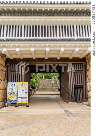 岡山城(國家指定歷史遺跡,又稱鴉城或絹城)文目門(外觀修復) 岡山城(國家指定歷史遺跡,又稱鴉城或絹城)文目門(外觀修復) 136887481