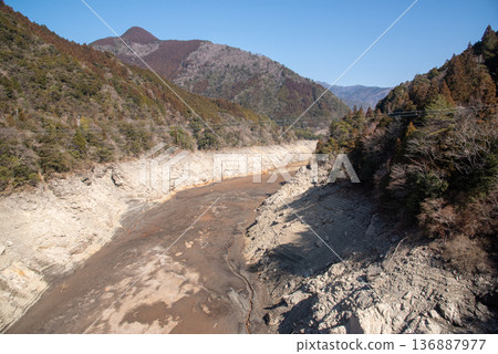 The dried-up upper reaches of the Yoshino River in Tosa County, Kochi Prefecture The dried-up upper reaches of the Yoshino River in Tosa County, Kochi Prefecture 136887977
