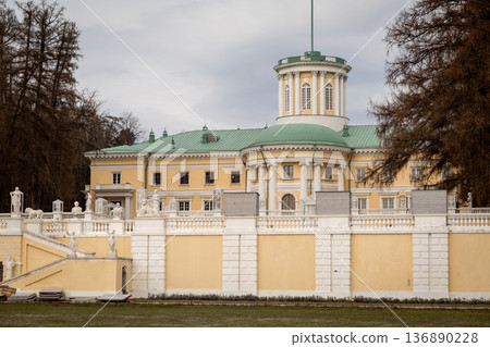 Historic Palace With a Green Dome Surrounded by Ancient Trees in a Serene Environment During Early Spring Historic Palace With a Green Dome Surrounded by Ancient Trees in a Serene Environment During Early Spring 136890228
