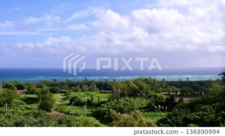 從沖繩縣多良間島八重山富展望台看到的景色 136890994