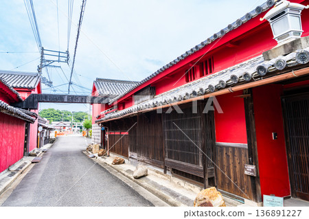 The early autumn streets of Hiketa, Kamebishi-ya Buildings 1, Higashikagawa City, Kagawa Prefecture 136891227