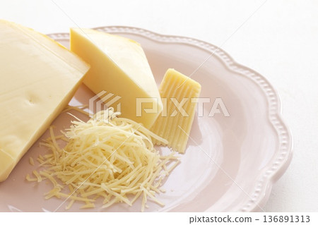 sliced Gouda cheese sliced Gouda cheese 136891313