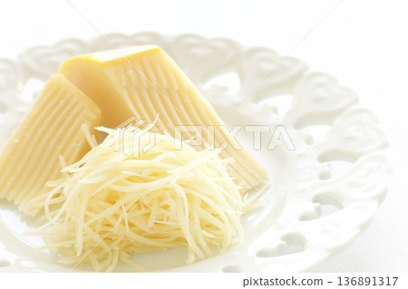 sliced Gouda cheese 136891317