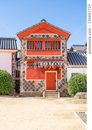 大原美術館、東方畫廊、倉敷美學歷史街區之旅(復古現代街景,有白牆倉庫、魚子牆和柳樹成蔭的街道) 大原美術館、東方畫廊、倉敷美學歷史街區之旅(復古現代街景,有白牆倉庫、魚子牆和柳樹成蔭的街道) 136891724