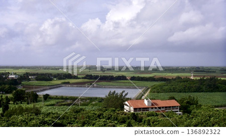 從沖繩縣多良間島八重山富展望台看到的景色 136892322