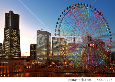 橫濱港未來夜景 橫濱港未來夜景 136892747