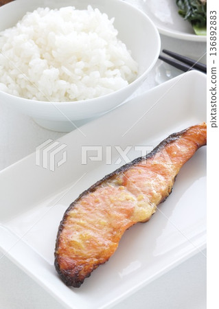 烤鮭魚柳套餐 烤鮭魚柳套餐 136892883