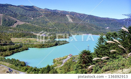 新潟縣湯澤市神樂滑雪場的田代湖,秋景 新潟縣湯澤市神樂滑雪場的田代湖,秋景 136892913