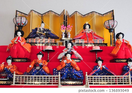 為慶祝女童節,展出了雛人偶。 為慶祝女童節,展出了雛人偶。 136893049