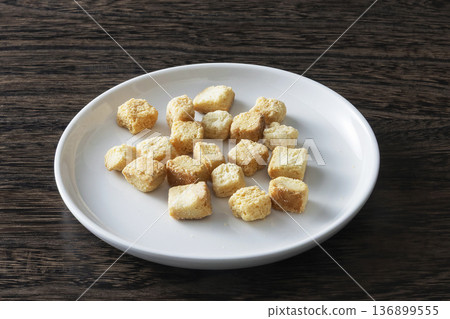 Croutons Croutons 136899555