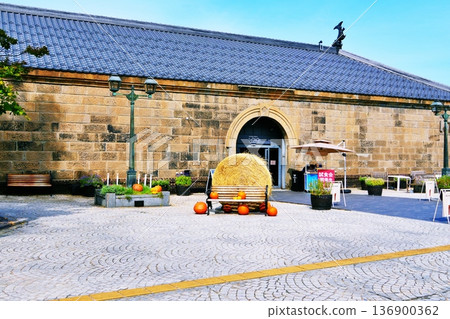 Otaru City Designated Historic Building No. 13: Former Otaru Warehouse 136900362