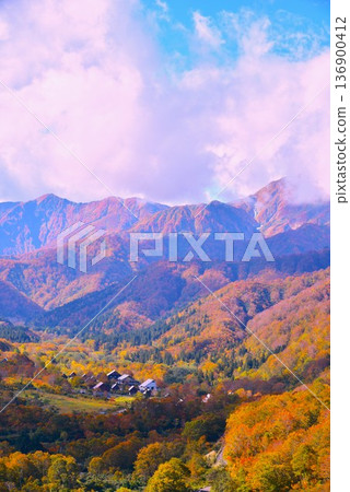 The hidden gem of autumn foliage, Ginzandai Onsen and Shirogane no Yu 136900412
