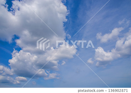 藍天和雲彩 藍天和雲彩 136902871