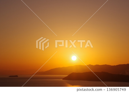 Setting sun 136905749