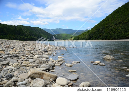 熊野川河床（奈良） 136906213