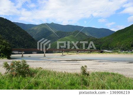 熊野川河床（奈良） 136906219