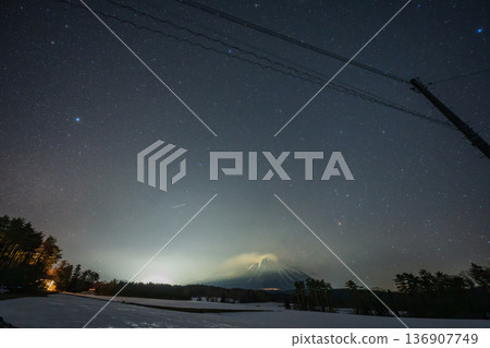 A very beautiful starry sky at Mt. Daisen in Tottori Prefecture, Japan A very beautiful starry sky at Mt. Daisen in Tottori Prefecture, Japan 136907749