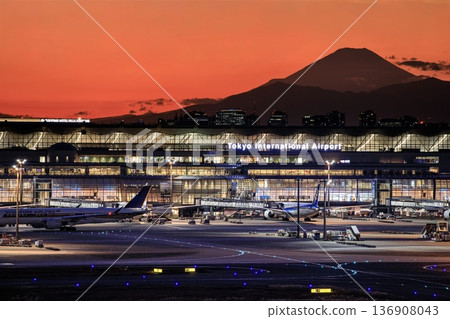 Tokyo, Tokyo, Haneda Airport and the silhouette of Mount Fuji at dusk 136908043