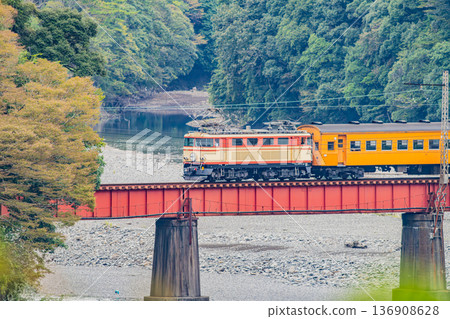 靜岡縣島田市大井川鐵道貫里站週邊的風景 136908628