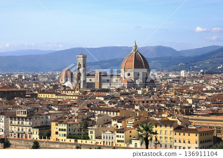 Panoramic view of Florence and the Cathedral of Santa Maria del Fiore 136911104