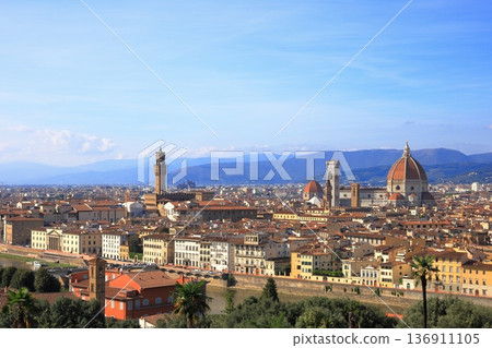 Panoramic view of Florence and the Cathedral of Santa Maria del Fiore 136911105