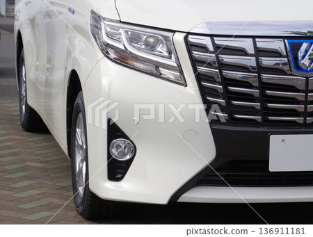 汽車圖片:第三代豐田埃爾法的前臉 汽車圖片:第三代豐田埃爾法的前臉 136911181