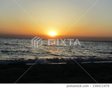 伊納格海灘擁有美麗的日落 伊納格海灘擁有美麗的日落 136911979