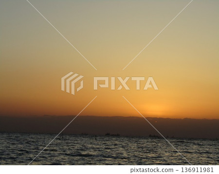 伊納格海灘擁有美麗的日落 伊納格海灘擁有美麗的日落 136911981