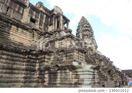 Looking up at the pagodas of Angkor Wat Looking up at the pagodas of Angkor Wat 136912012